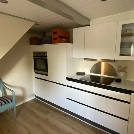 Cozy And Stylish Close To The Sea *